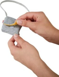 HABA 306579 Kleiderset Accessoires, 3-tlg. Puppen-Stiefel, Schal, Umhängetasche, 30 Cm -Kinderspielzeugladen 24258286 03